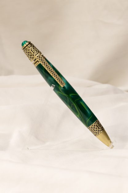 Pen: Gold Celtic Knot with Lucky Green Clover Acrylic